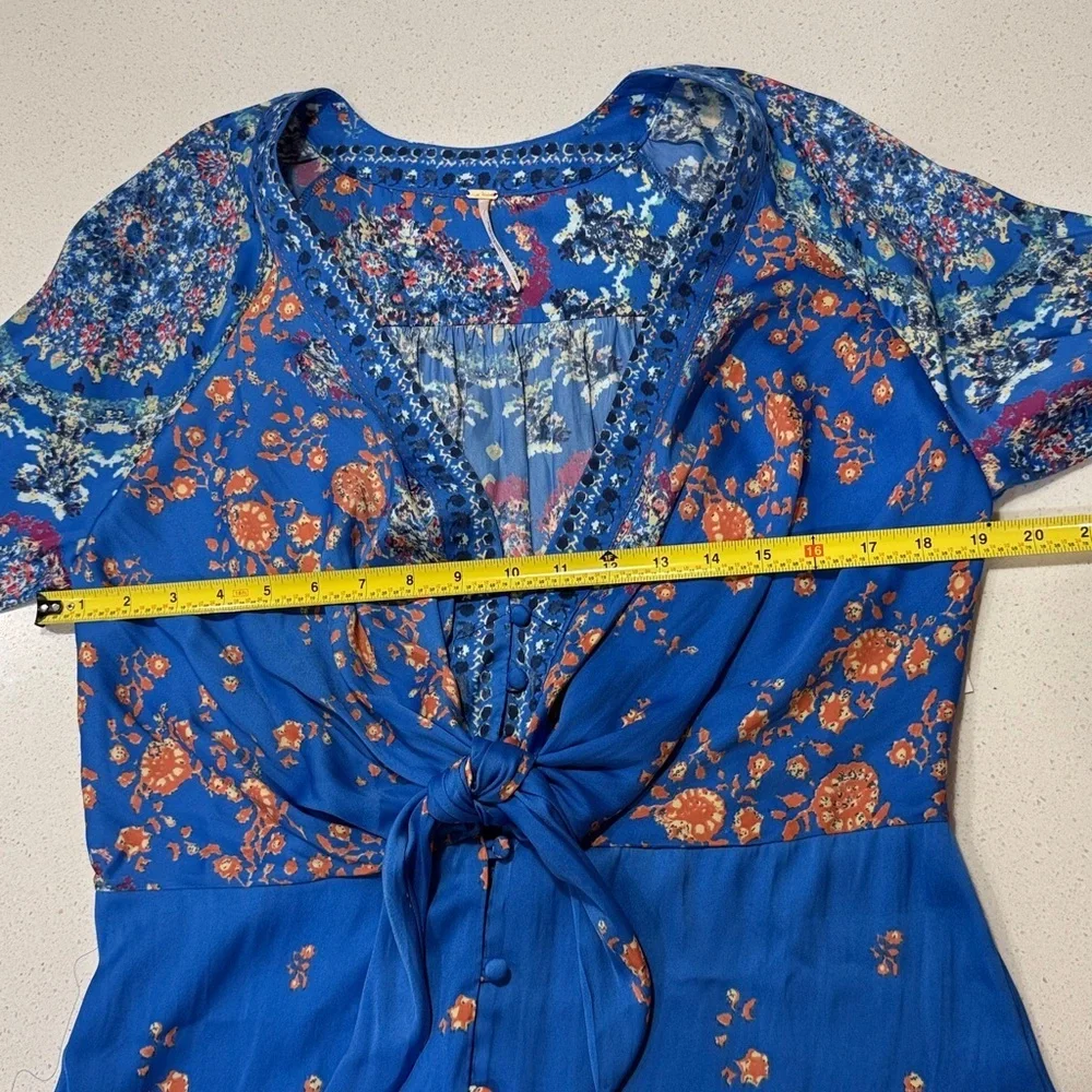 Free People Run Satin Floral V-Neck Long Sleeve Blouse Blue Size L Boho Chic Top